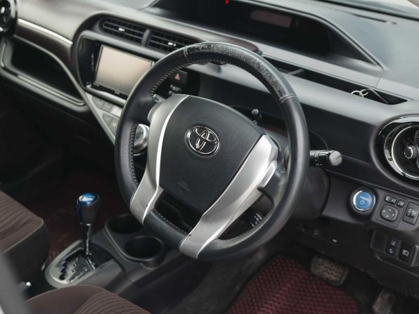 Toyota Aqua I Рестайлинг с пробегом 2016 года, цена 940 000 рублей, 178297 км, хэтчбек, Автокод Объявления