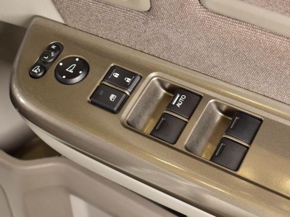 Honda Stepwgn V с пробегом 2016 года, цена 1 879 995 рублей, 58919 км, минивэн, Автокод Объявления