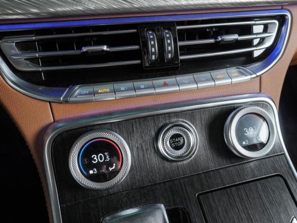 Hongqi H9 I с пробегом 2023 года, цена 4 400 000 рублей, 33807 км, седан, Автокод Объявления