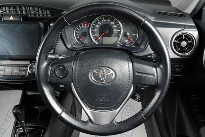 Toyota Corolla XI (E160 E170) Рестайлинг 2 с пробегом 2015 года, цена 1 289 000 рублей, 77000 км, седан, Автокод Объявления