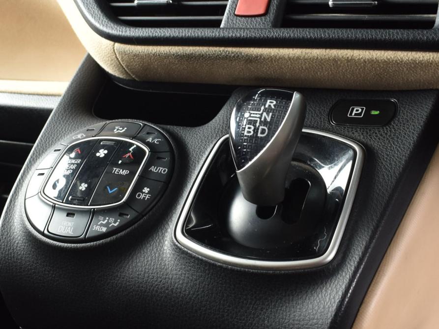 Toyota Noah III (R80) Кемерово  - изображение 16