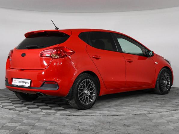 Kia Ceed II с пробегом 2015 года, цена 860 000 рублей, 197062 км, хэтчбек, Автокод Объявления