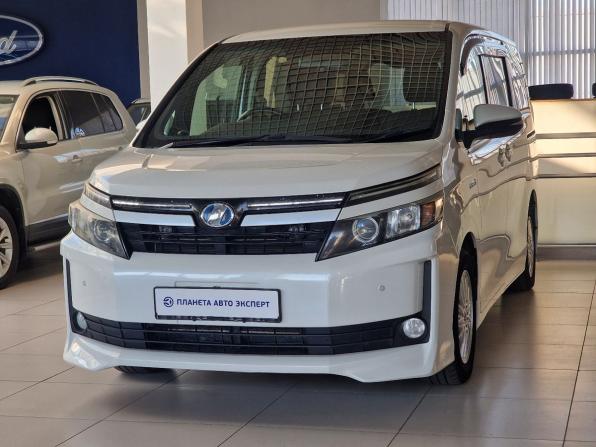 Toyota Voxy III (R80) с пробегом 2014 года, цена 1 650 000 рублей, 237381 км, минивэн, Автокод Объявления
