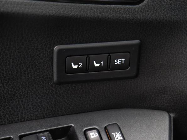 Toyota RAV4 IV (XA40) Рестайлинг с пробегом 2018 года, цена 2 677 000 рублей, 116585 км, внедорожник, Автокод Объявления