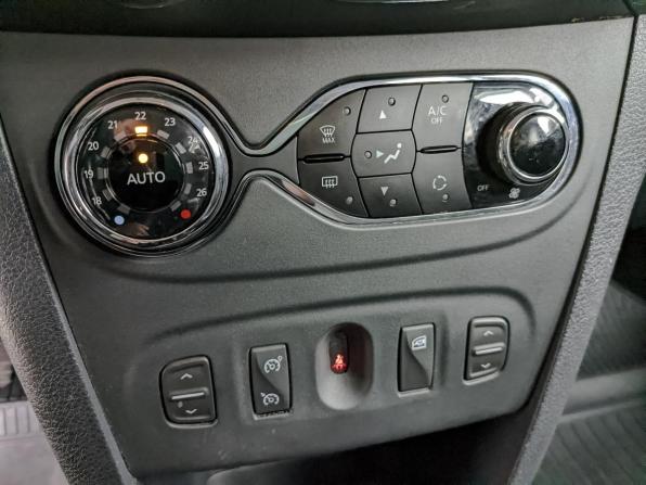 Renault Sandero II Рестайлинг с пробегом 2021 года, цена 1 355 000 рублей, 64692 км, хэтчбек, Автокод Объявления