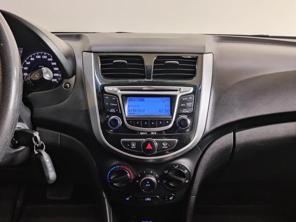 Hyundai Solaris I с пробегом 2012 года, цена 820 000 рублей, 215956 км, седан, Автокод Объявления