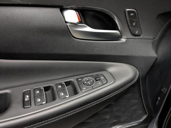 Hyundai Santa Fe IV Рестайлинг с пробегом 2022 года, цена 4 089 000 рублей, 41762 км, внедорожник, Автокод Объявления