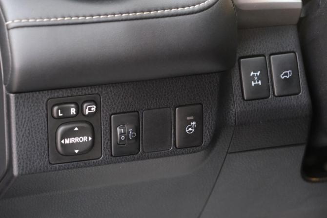 Toyota RAV4 IV (XA40) Рестайлинг с пробегом 2016 года, цена 2 599 000 рублей, 185493 км, внедорожник, Автокод Объявления