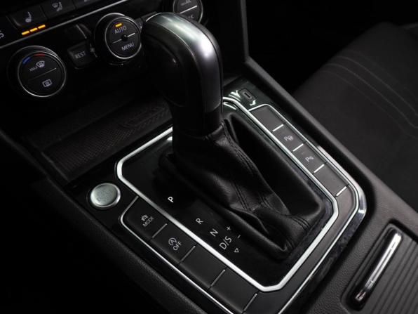 Volkswagen Passat B8 Рестайлинг с пробегом 2020 года, цена 3 233 000 рублей, 158842 км, универсал, Автокод Объявления