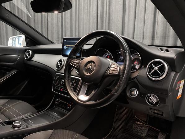 Mercedes-Benz CLA I (C117 X117) с пробегом 2015 года, цена 1 599 000 рублей, 53000 км, седан, Автокод Объявления