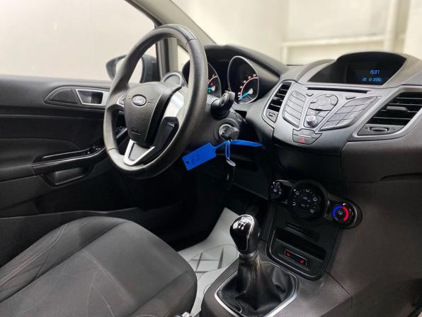Ford Fiesta Mk6 Рестайлинг с пробегом 2015 года, цена 870 000 рублей, 98459 км, седан, Автокод Объявления
