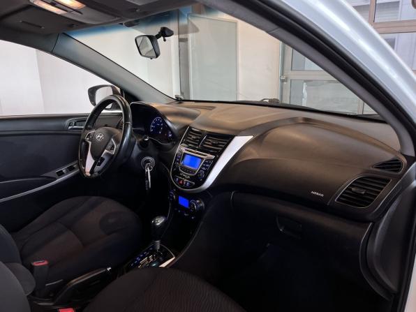 Hyundai Solaris I с пробегом 2012 года, цена 726 000 рублей, 214527 км, седан, Автокод Объявления