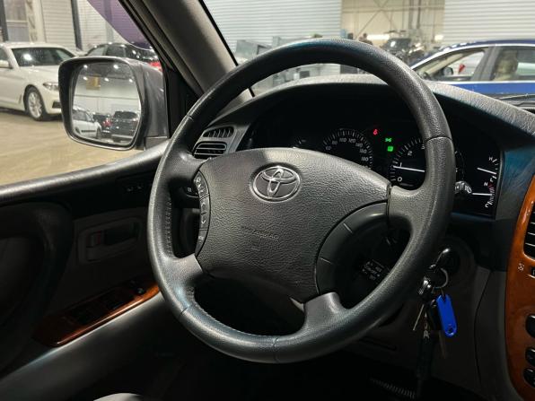 Toyota Land Cruiser 100 Series с пробегом 2002 года, цена 1 697 000 рублей, 325650 км, внедорожник, Автокод Объявления