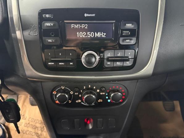 Renault Logan II Рестайлинг с пробегом 2019 года, цена 1 045 200 рублей, 73058 км, седан, Автокод Объявления