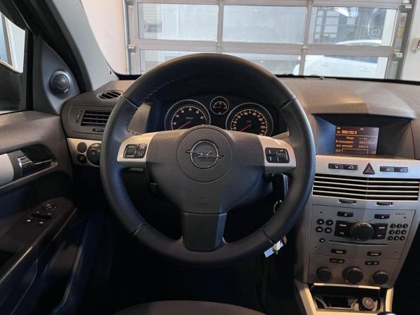 Opel Astra H Рестайлинг с пробегом 2008 года, цена 341 000 рублей, 228676 км, седан, Автокод Объявления