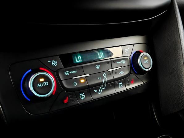 Ford Focus III Рестайлинг с пробегом 2017 года, цена 1 300 000 рублей, 77240 км, седан, Автокод Объявления