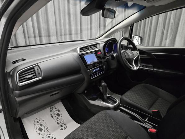 Honda Fit III с пробегом 2016 года, цена 879 000 рублей, 149600 км, хэтчбек, Автокод Объявления