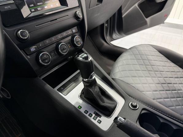 Skoda Octavia III (A7) с пробегом 2015 года, цена 890 000 рублей, 302355 км, лифтбек, Автокод Объявления