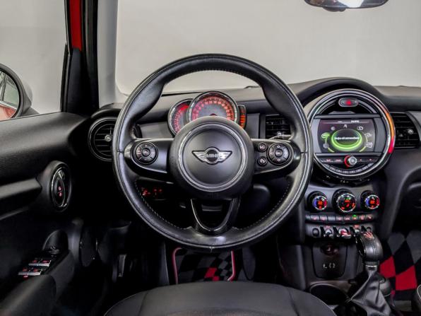 Mini Hatch III (F55/F56) с пробегом 2017 года, цена 1 750 000 рублей, 76993 км, хэтчбек, Автокод Объявления