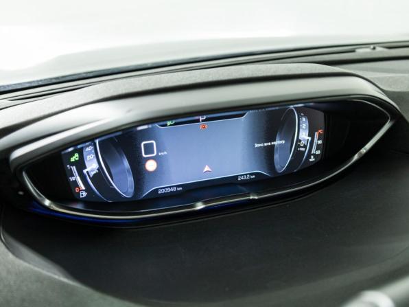 Peugeot 5008 II с пробегом 2018 года, цена 1 549 777 рублей, 200945 км, внедорожник, Автокод Объявления