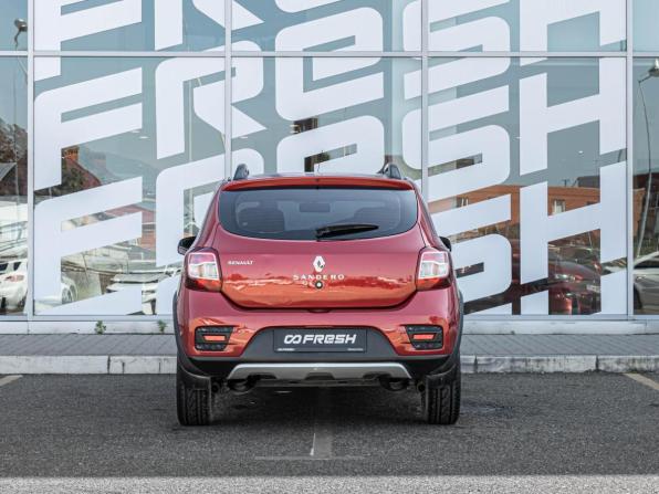 Renault Sandero II с пробегом 2015 года, цена 920 000 рублей, 102698 км, хэтчбек, Автокод Объявления