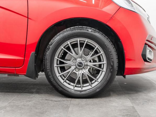 Honda Fit III Рестайлинг с пробегом 2018 года, цена 1 250 000 рублей, 85600 км, хэтчбек, Автокод Объявления
