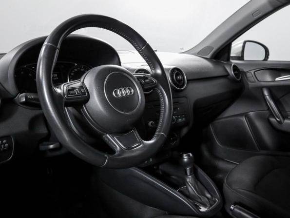 Audi A1 I (8X) с пробегом 2013 года, цена 849 000 рублей, 171167 км, хэтчбек, Автокод Объявления