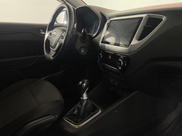 Hyundai Solaris II с пробегом 2019 года, цена 940 000 рублей, 202256 км, седан, Автокод Объявления