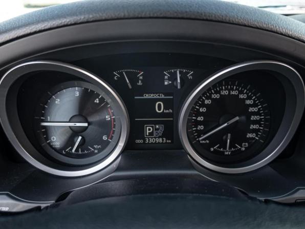 Toyota Land Cruiser 200 Series Рестайлинг 1 с пробегом 2014 года, цена 3 970 000 рублей, 330983 км, внедорожник, Автокод Объявления