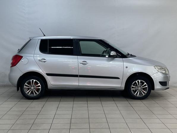 Skoda Fabia II Рестайлинг с пробегом 2011 года, цена 649 000 рублей, 188033 км, хэтчбек, Автокод Объявления
