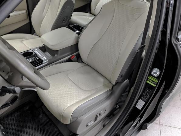 Kia Carnival IV с пробегом 2023 года, цена 4 850 000 рублей, 31601 км, минивэн, Автокод Объявления