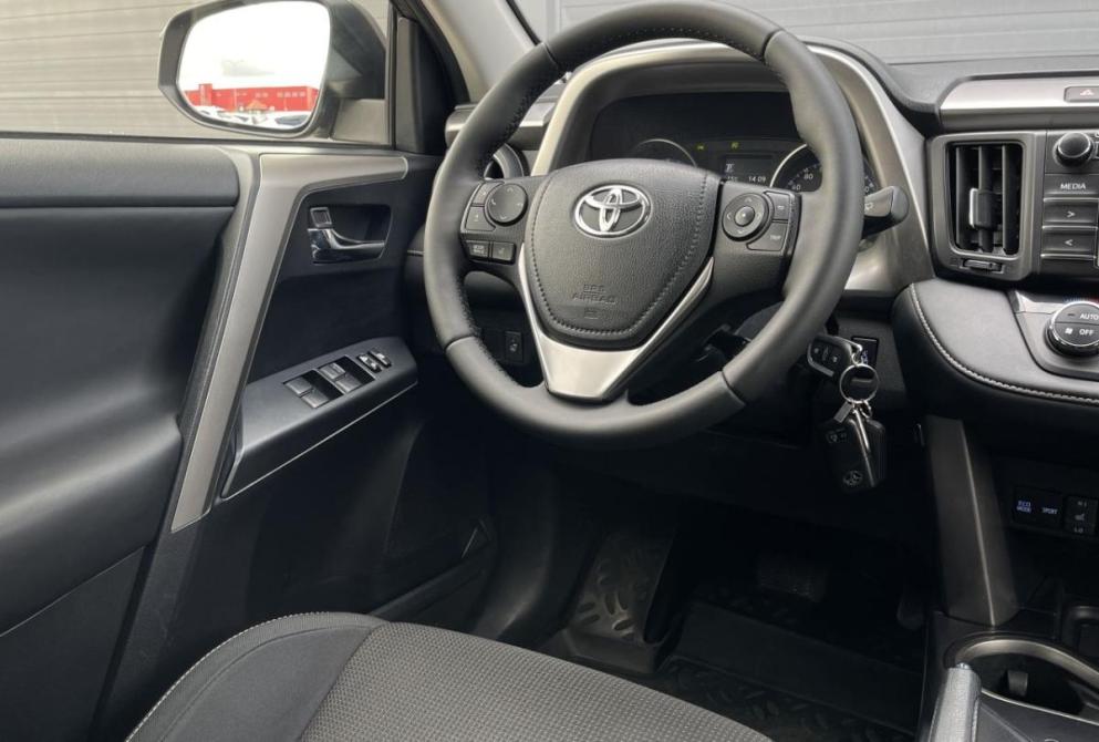 Toyota RAV4 IV (XA40) Рестайлинг Красноярск  - изображение 16