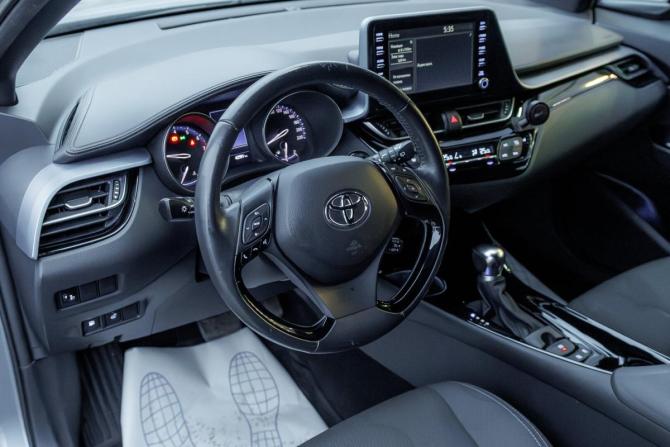 Toyota C-HR I Рестайлинг с пробегом 2020 года, цена 2 615 000 рублей, 42000 км, внедорожник, Автокод Объявления