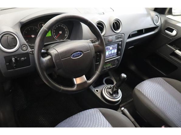 Ford Fusion I Рестайлинг с пробегом 2007 года, цена 411 000 рублей, 261649 км, хэтчбек, Автокод Объявления