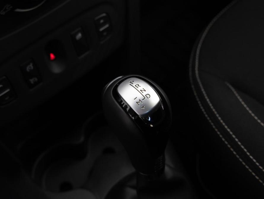 Renault Logan II Санкт-Петербург  - изображение 14