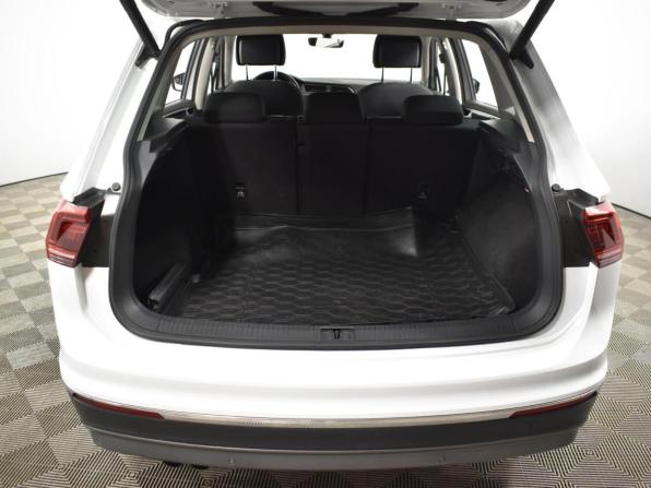 Volkswagen Tiguan II с пробегом 2017 года, цена 1 987 200 рублей, 180585 км, внедорожник, Автокод Объявления