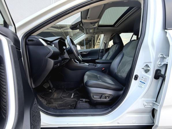 Toyota RAV4 V (XA50) с пробегом 2022 года, цена 3 900 000 рублей, 45795 км, внедорожник, Автокод Объявления