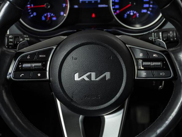 Kia Ceed III Рестайлинг с пробегом 2022 года, цена 1 970 000 рублей, 66839 км, хэтчбек, Автокод Объявления