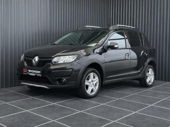 Renault Sandero II с пробегом 2015 года, цена 877 000 рублей, 118000 км, хэтчбек, Автокод Объявления