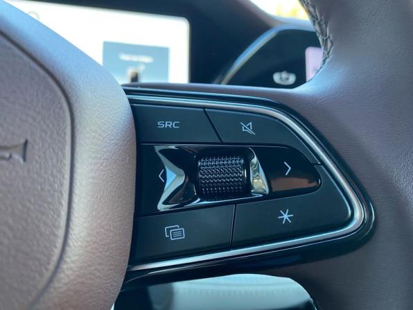 Geely Monjaro I с пробегом 2023 года, цена 3 549 000 рублей, 25378 км, внедорожник, Автокод Объявления
