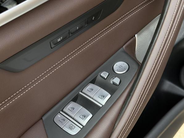 BMW 5 серии VII (G30/G31/G38) Рестайлинг с пробегом 2021 года, цена 8 300 000 рублей, 28049 км, седан, Автокод Объявления