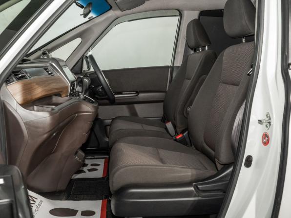 Honda Freed II Рестайлинг с пробегом 2021 года, цена 1 700 000 рублей, 71799 км, компактвэн, Автокод Объявления