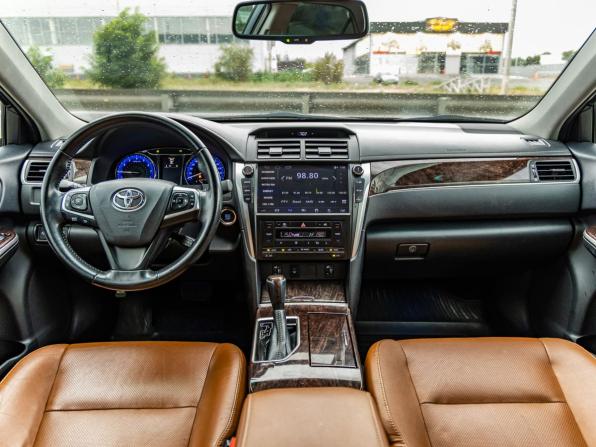 Toyota Camry VII (XV50) Рестайлинг 2 с пробегом 2017 года, цена 2 288 000 рублей, 97323 км, седан, Автокод Объявления