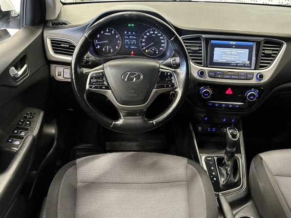 Hyundai Solaris II с пробегом 2017 года, цена 530 000 рублей, 100271 км, седан, Автокод Объявления
