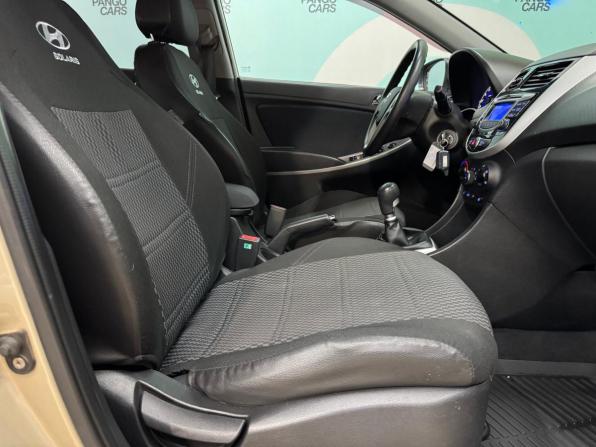 Hyundai Solaris I с пробегом 2014 года, цена 650 000 рублей, 210000 км, седан, Автокод Объявления