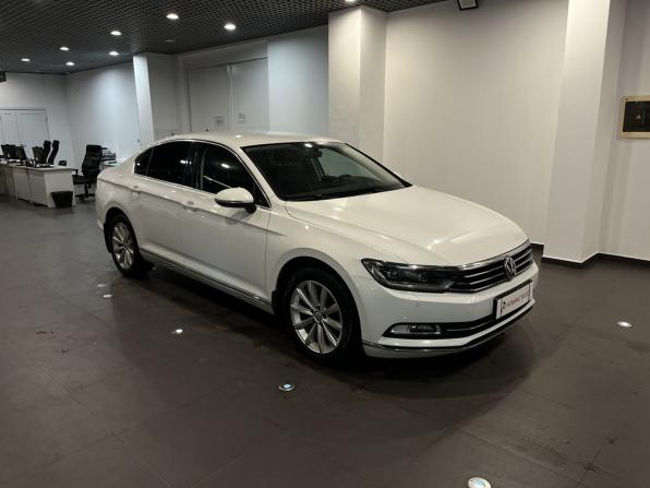 Volkswagen Passat B8 с пробегом 2018 года, цена 2 682 000 рублей, 84376 км, седан, Автокод Объявления