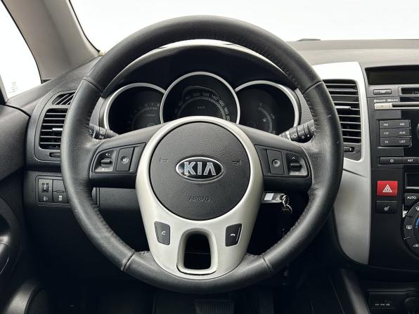 Kia Venga I с пробегом 2013 года, цена 900 000 рублей, 126200 км, компактвэн, Автокод Объявления