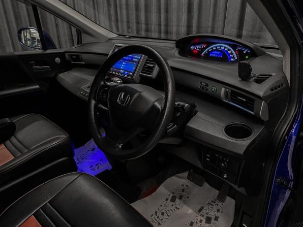 Honda Freed I Рестайлинг с пробегом 2013 года, цена 1 090 000 рублей, 82000 км, компактвэн, Автокод Объявления