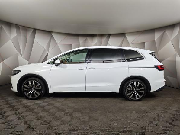 Volkswagen Viloran I с пробегом 2020 года, цена 4 495 000 рублей, 48211 км, минивэн, Автокод Объявления