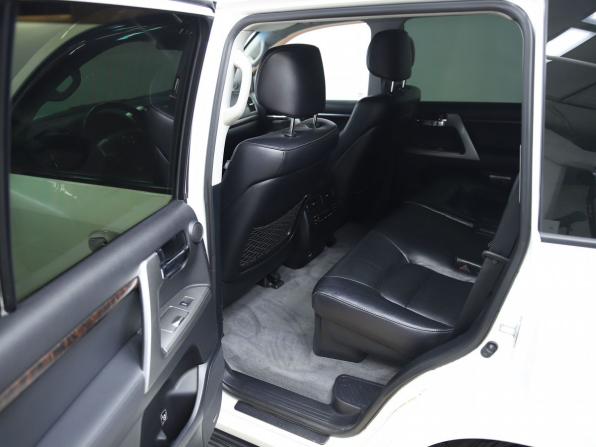 Toyota Land Cruiser 200 Series Рестайлинг 1 с пробегом 2013 года, цена 3 690 000 рублей, 268327 км, внедорожник, Автокод Объявления
